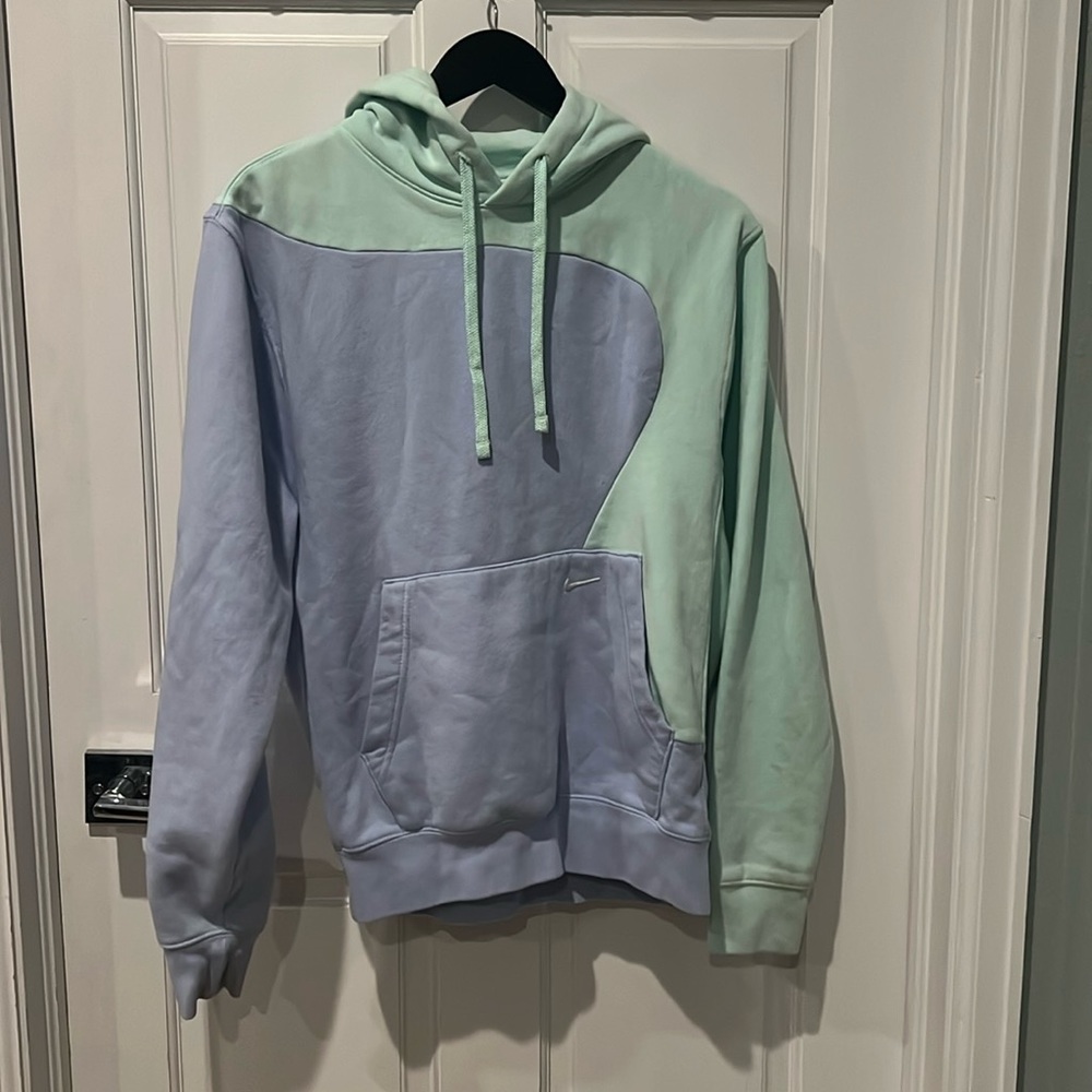 mens small nike sweatshirt